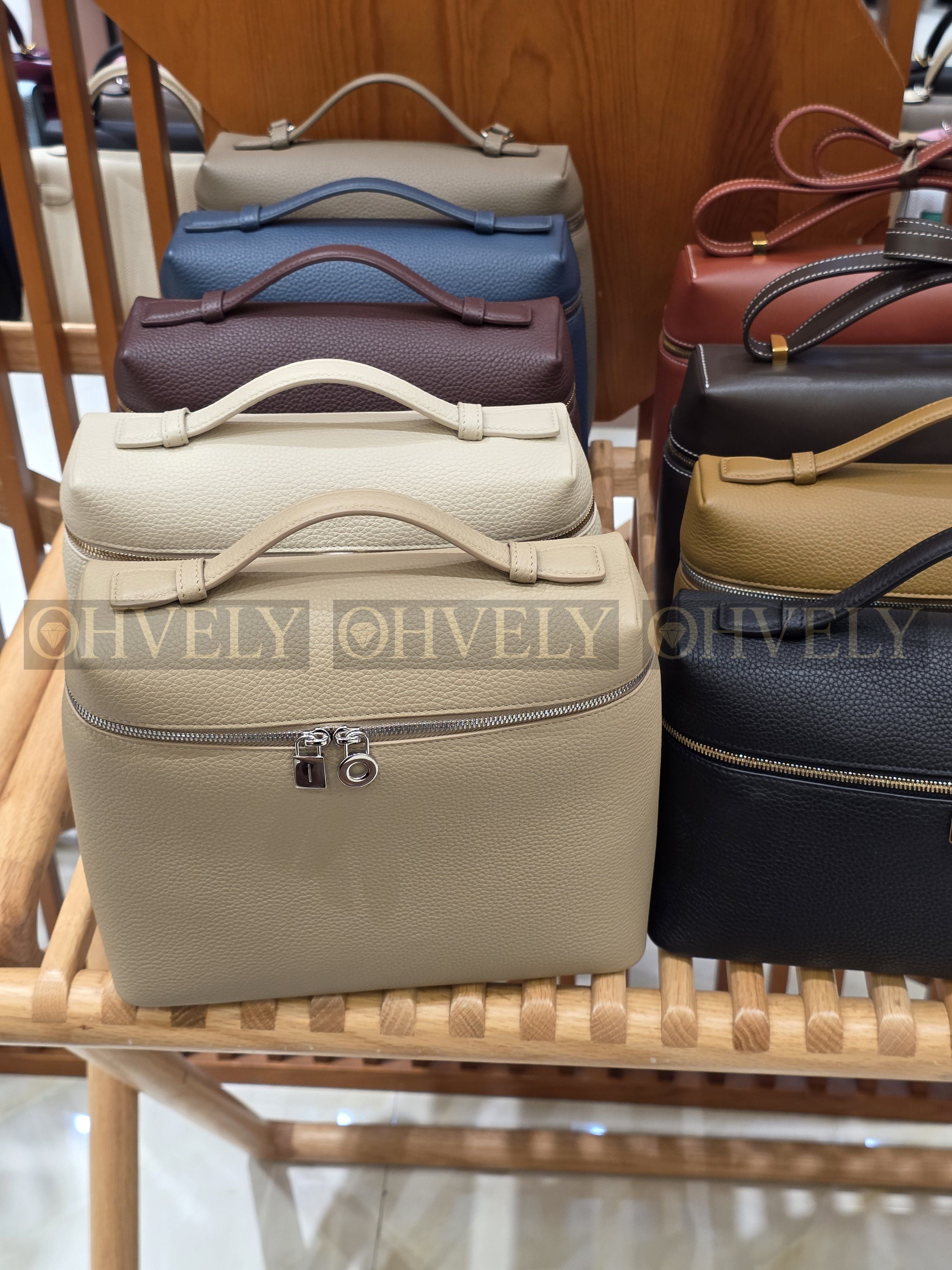 LoroPiana 백 컬렉션 상품 썸네일
