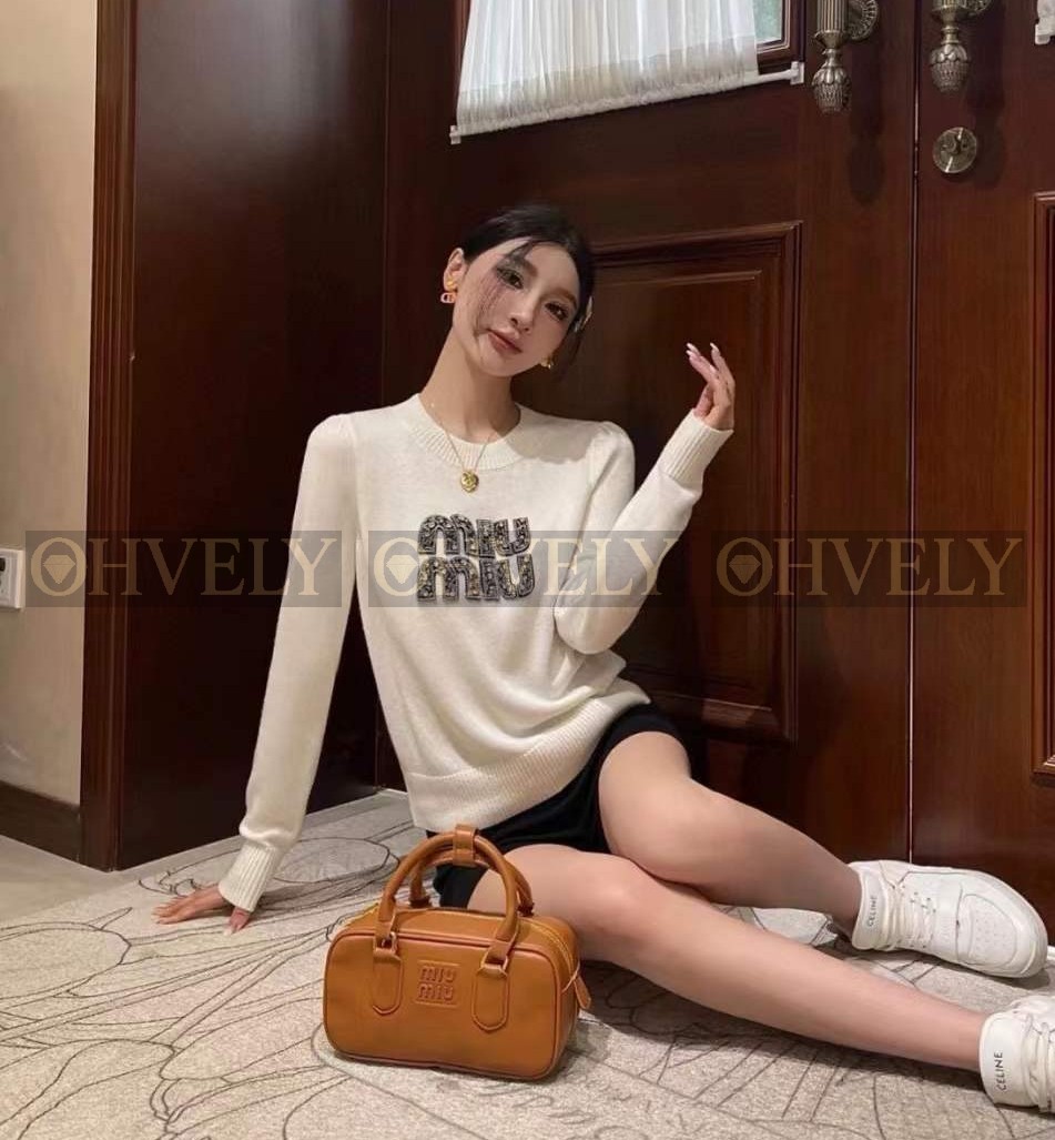 MiuMiu 엠브로이더드 울 스웨터 상품 썸네일