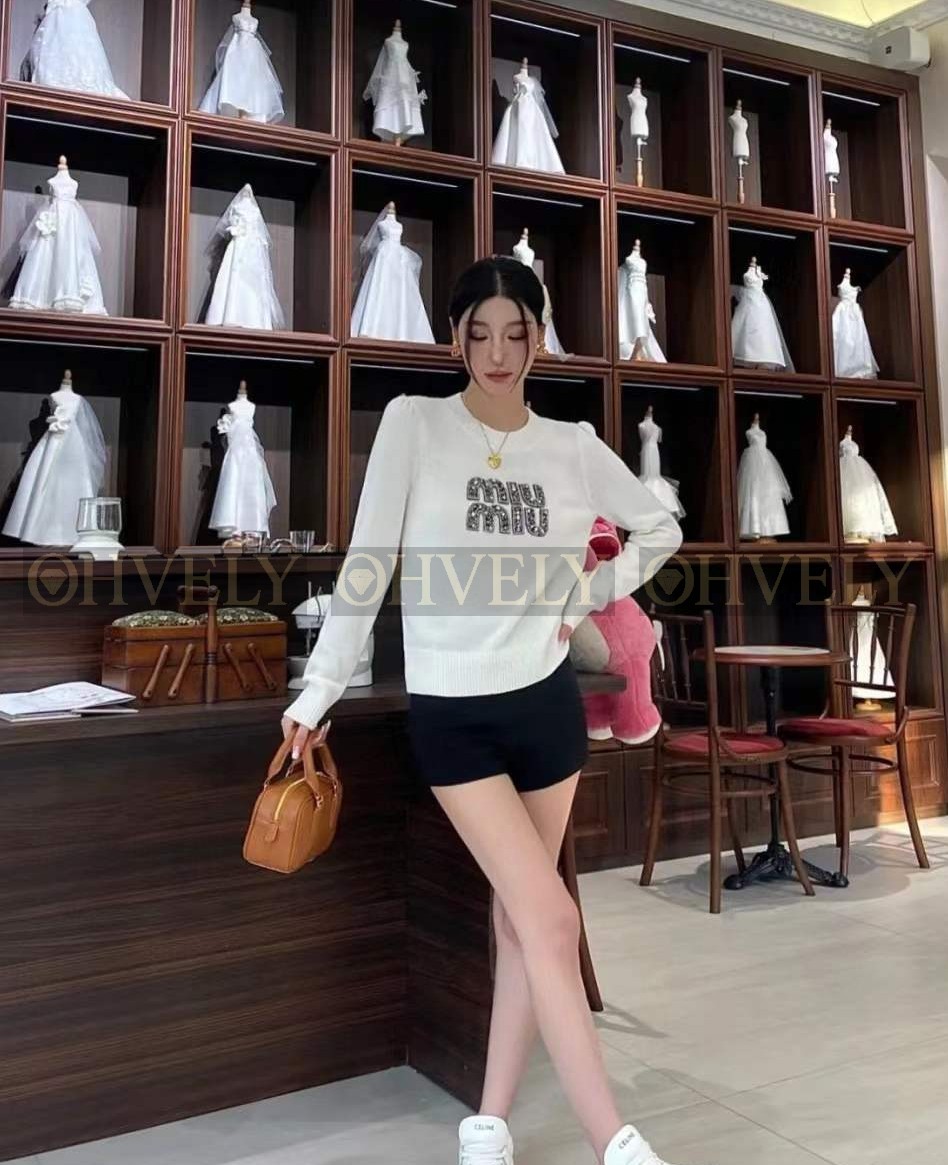 MiuMiu 엠브로이더드 울 스웨터 상품 썸네일