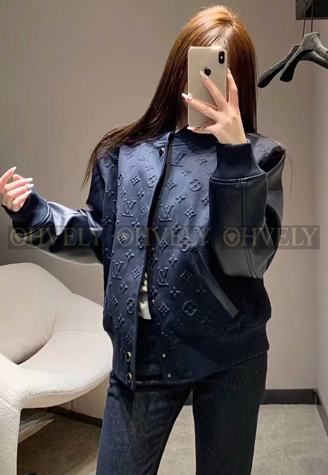 LV 엠보싱 모노그램 코튼 바시티 재킷 (매장가 768만) 상품 썸네일