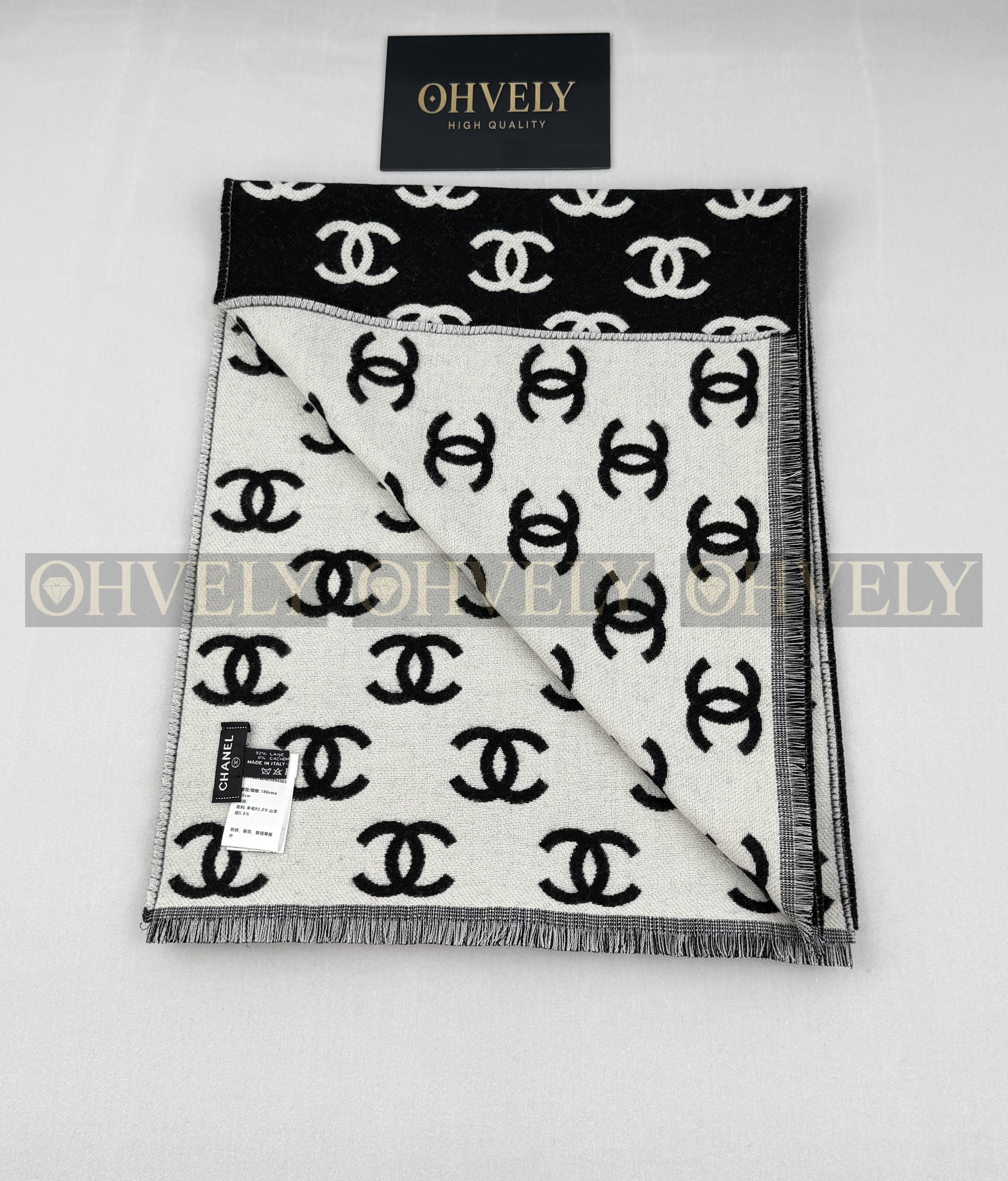 샤넬 CC로고 머플러 블랙/아이보리 (Reversible) 상품 썸네일
