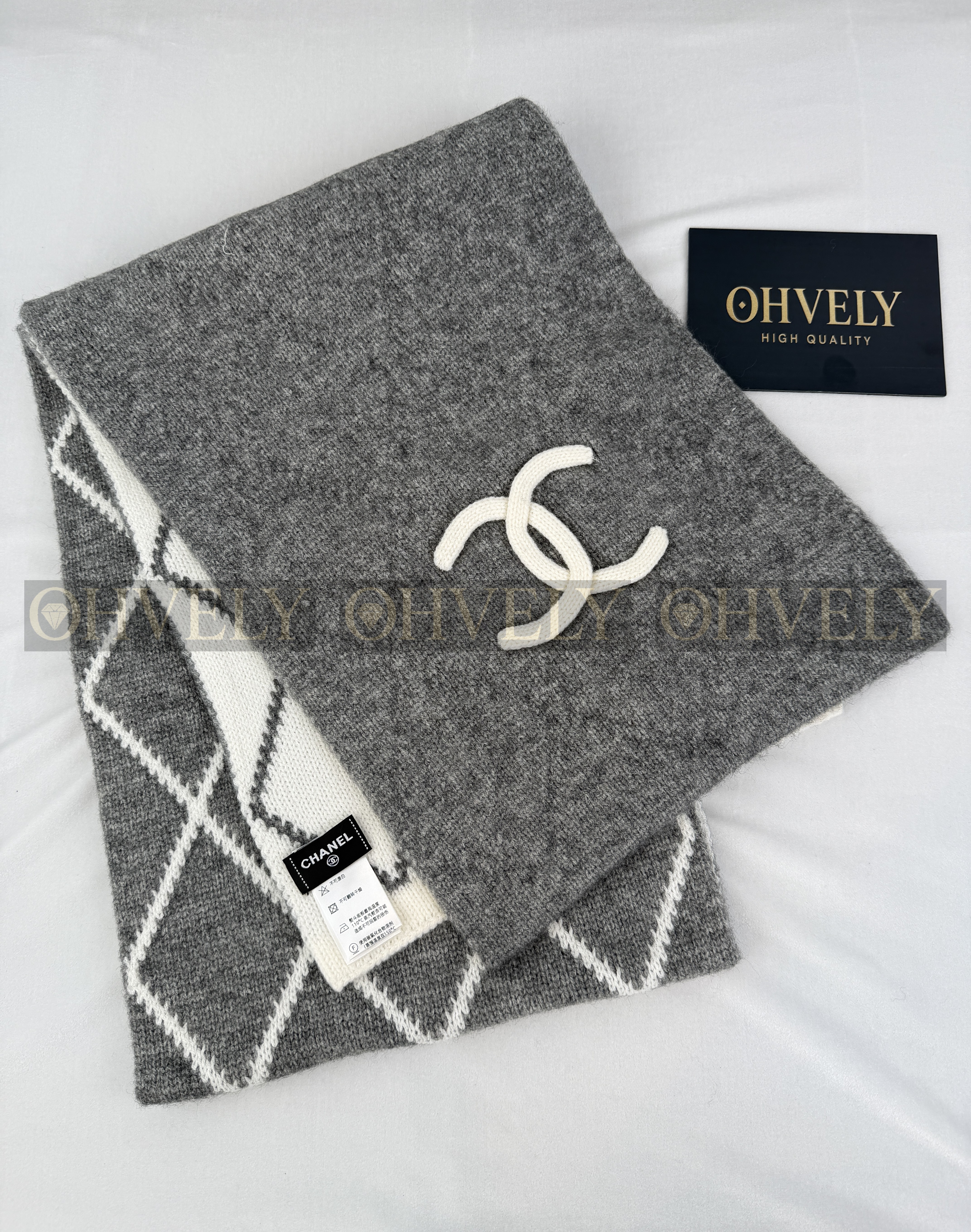 샤넬 CC로고 머플러 그레이/아이보리 (Reversible) 상품 썸네일