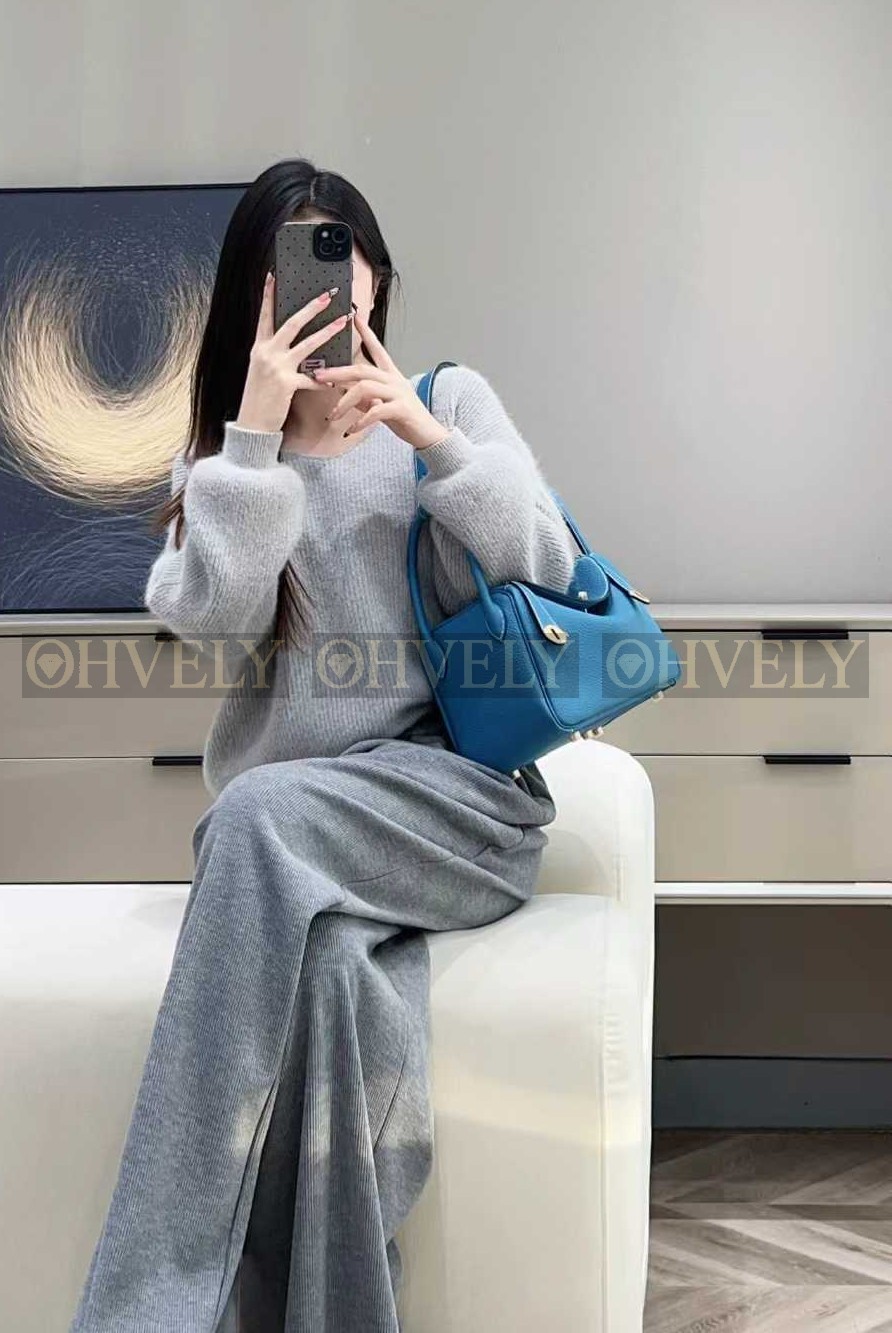 Hermès Lindy 26 블루(Bleu Jean)/금장 (시중가1600만) 상품 썸네일
