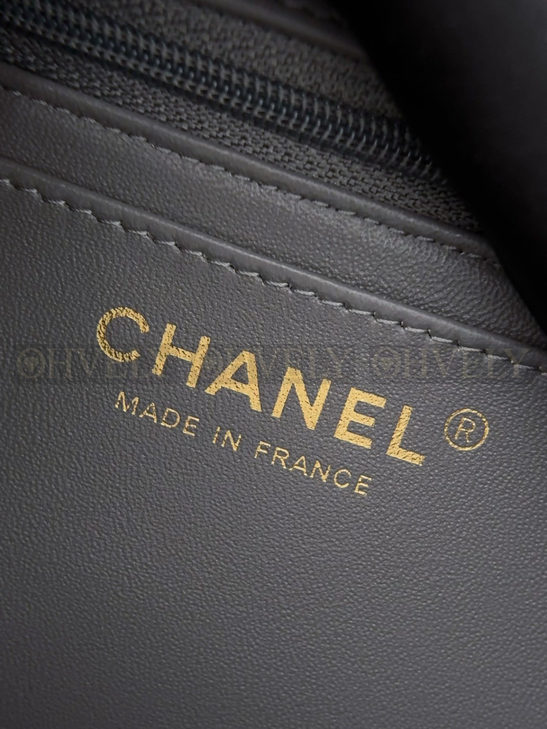 Chanel(샤넬) 그레이 캐비어 클래식 미듐 금장체인 숄더백 (매장가 1550만) 상품 썸네일