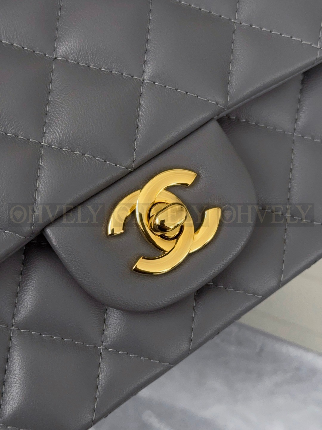 Chanel(샤넬) 그레이 캐비어 클래식 미듐 금장체인 숄더백 (매장가 1550만) 상품 썸네일