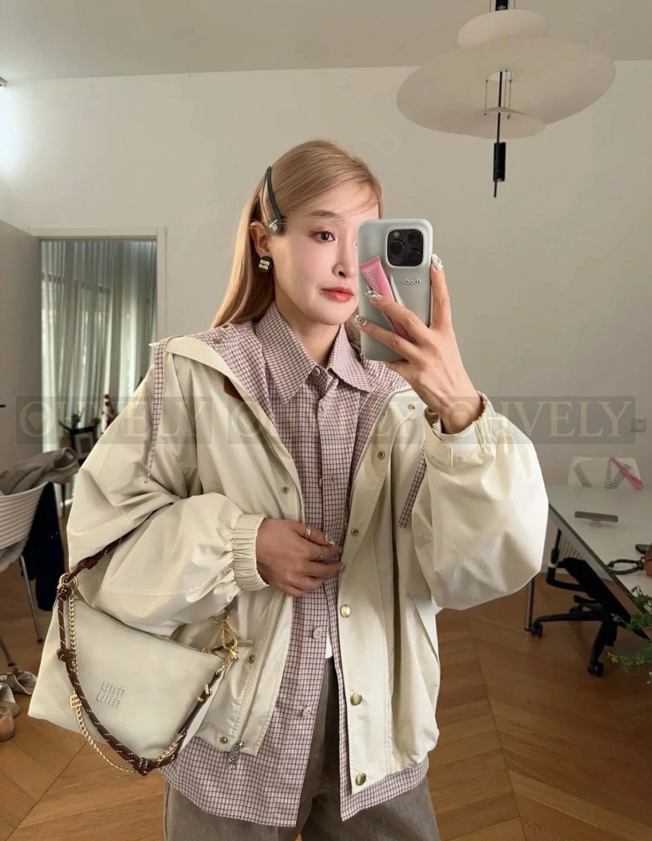 미우미우 개버딘 파우치 상품 썸네일