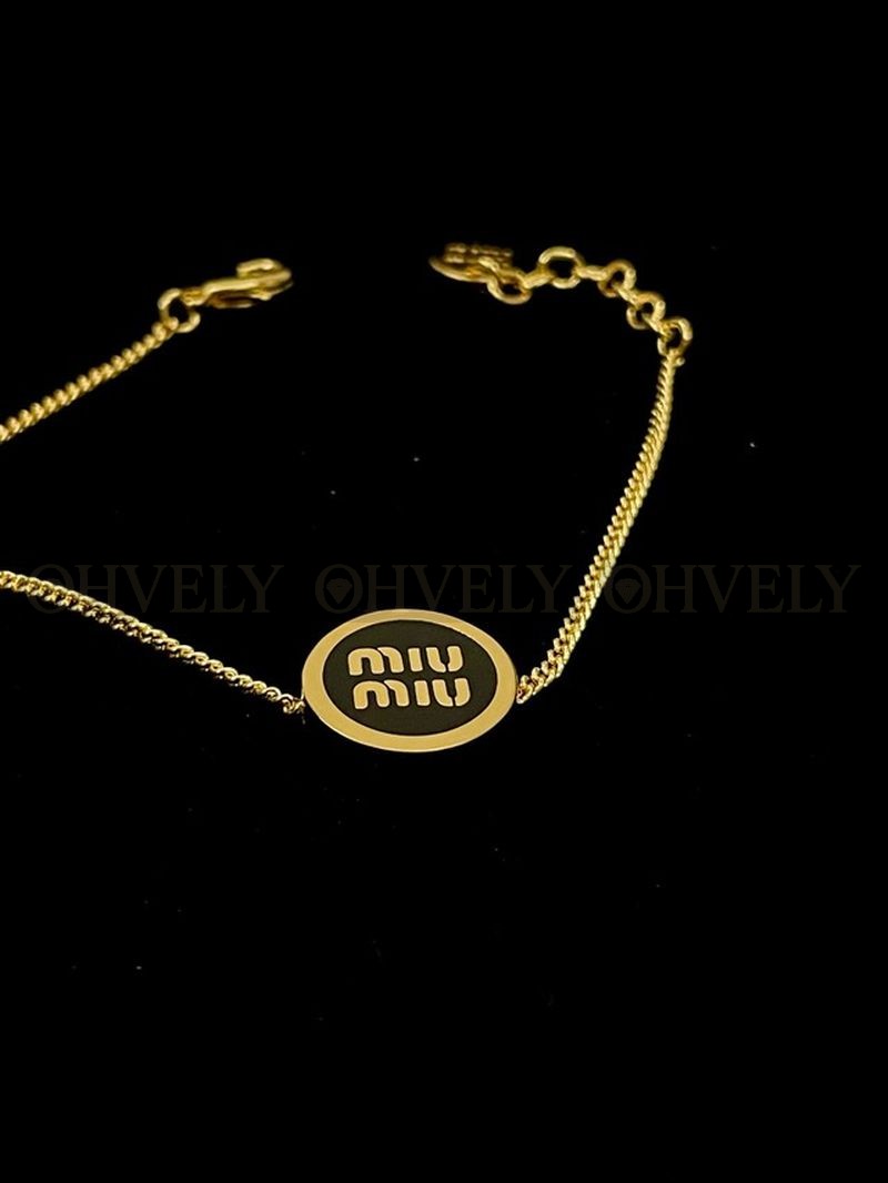 미우미우 에나멜 메탈 팔찌 상품 썸네일