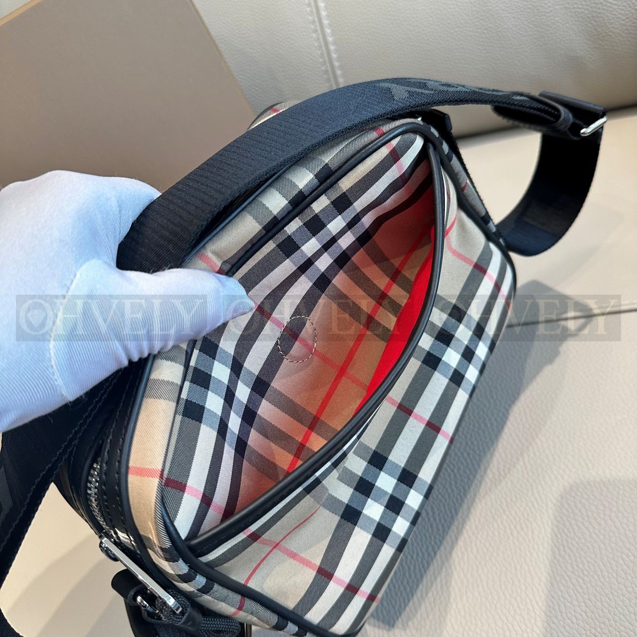 버버리 빈티지 체크 메신저백 상품 썸네일