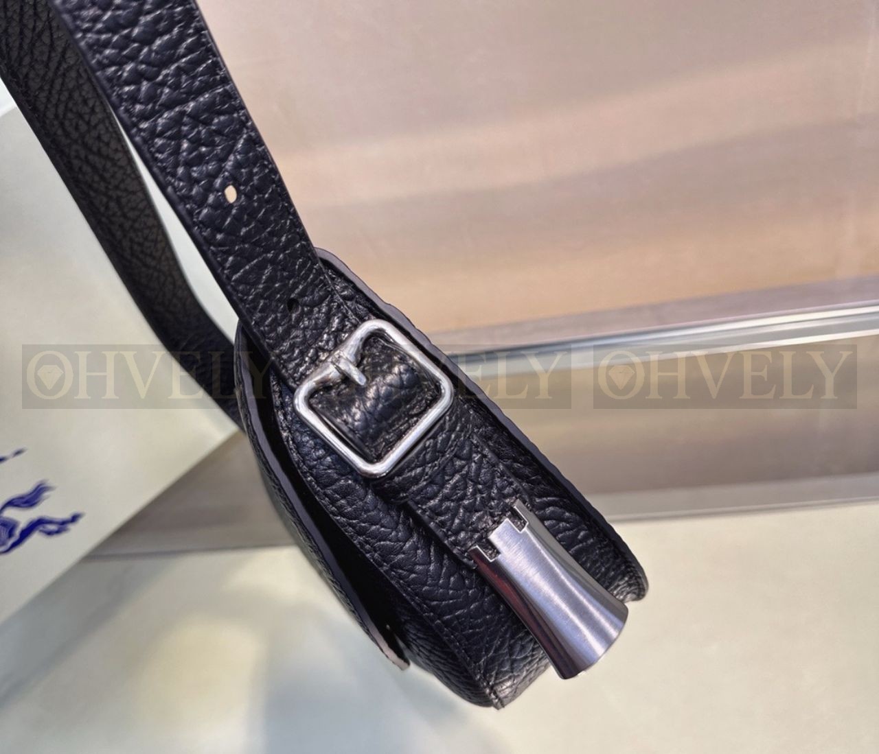 버버리 체스 레더 사첼백 상품 썸네일