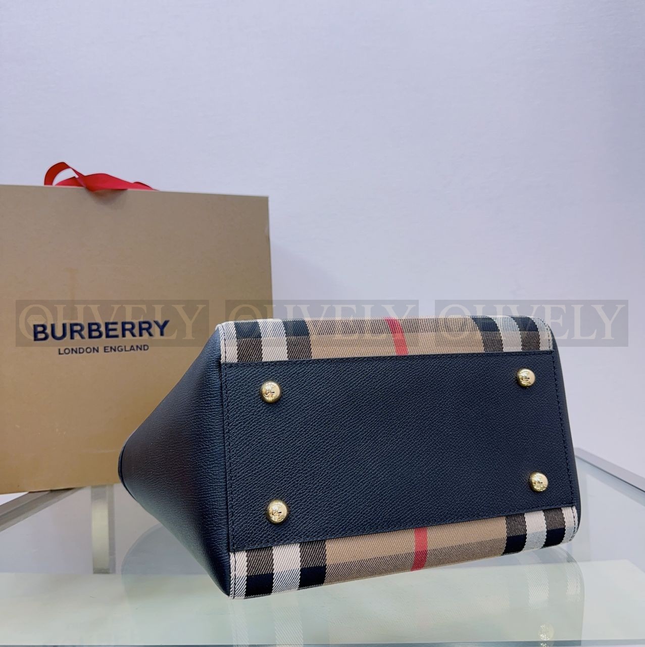 버버리 캔터비 하우스 체크 레더 스몰 숄더백 상품 썸네일