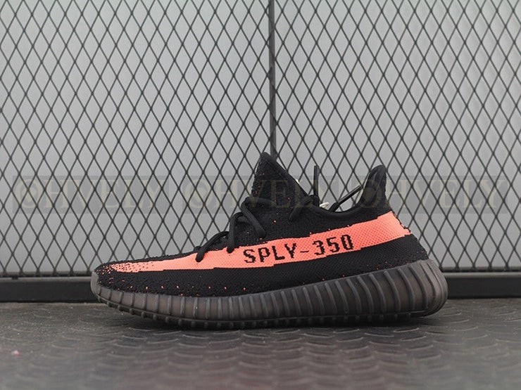 YEEZY 350 V2 레드