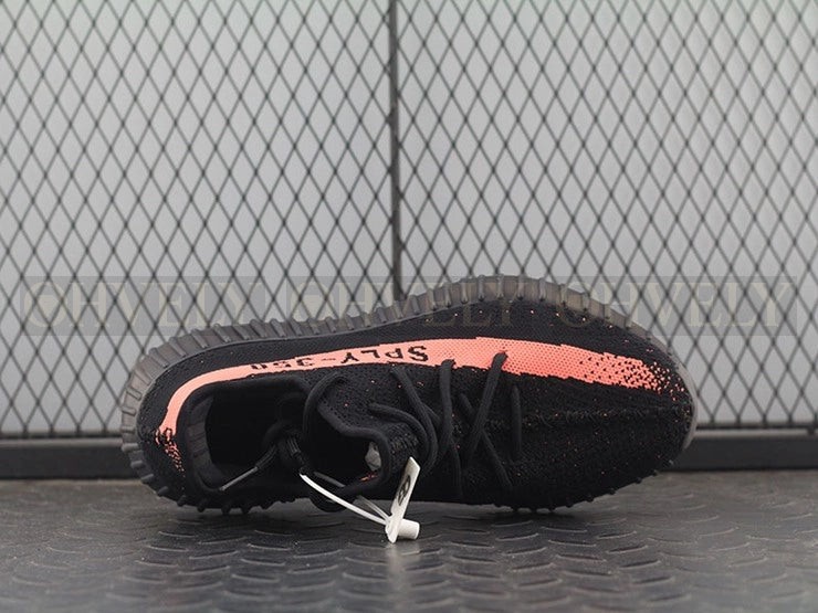 YEEZY 350 V2 레드 상품 썸네일