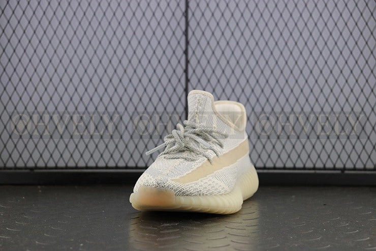 YEEZY 350 V2 룬드마크 상품 썸네일