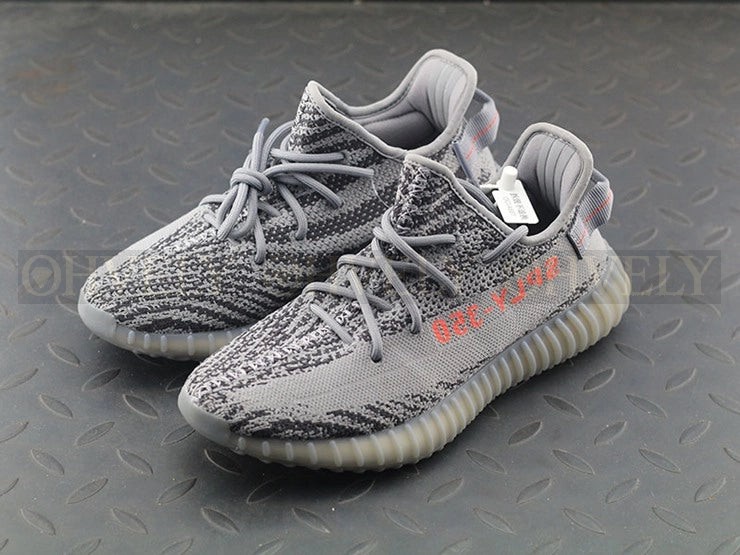 YEEZY 350 V2 벨루가 상품 썸네일