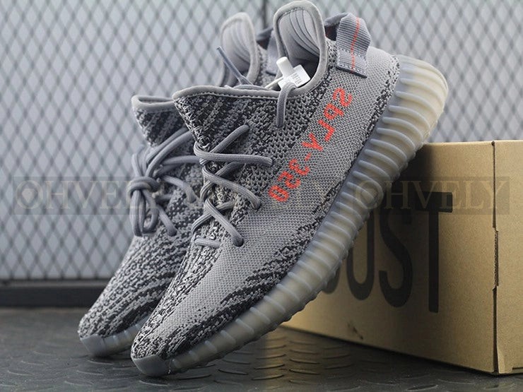 YEEZY 350 V2 벨루가 상품 썸네일