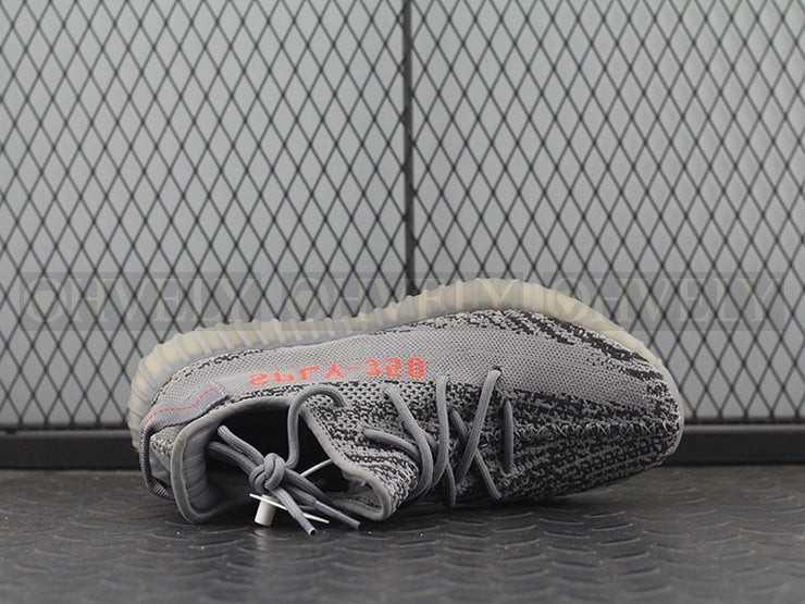 YEEZY 350 V2 벨루가 상품 썸네일