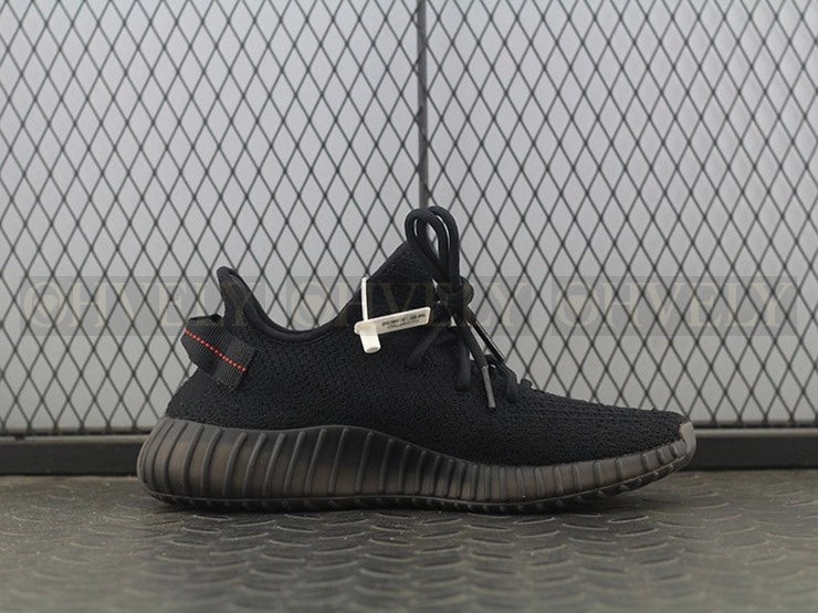 YEEZY 350 V2 브레드 상품 썸네일
