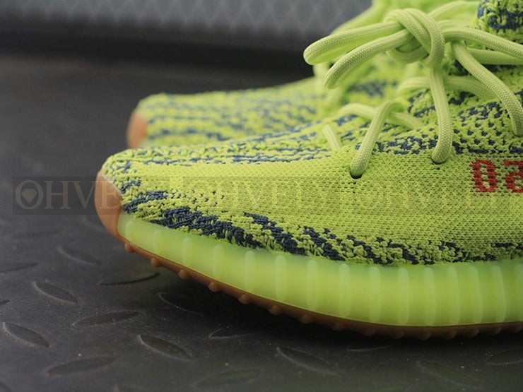 YEEZY 350 V2 세미프로즌 상품 썸네일