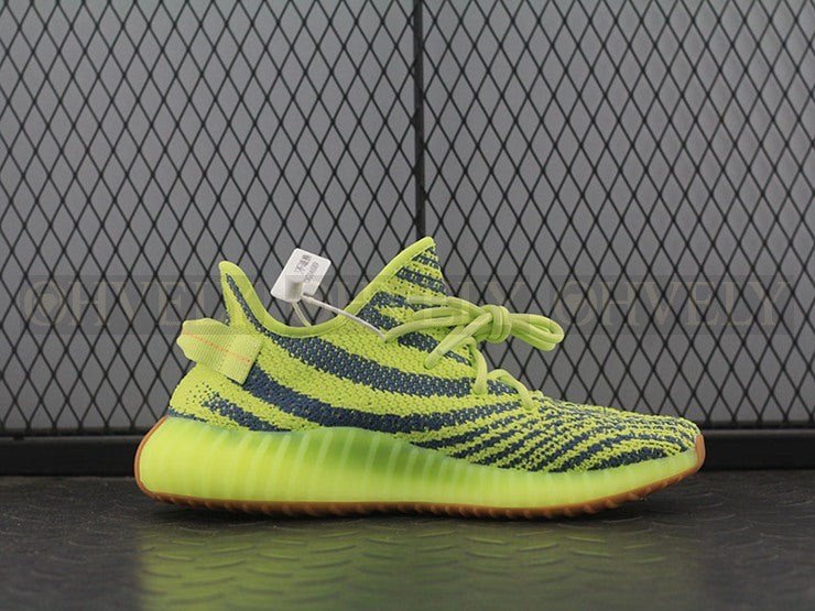 YEEZY 350 V2 세미프로즌 상품 썸네일