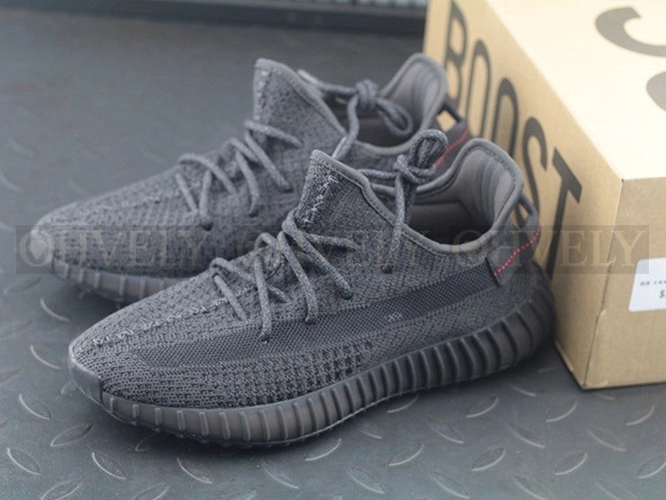 YEEZY 350 V2 스태틱 블랙 상품 썸네일