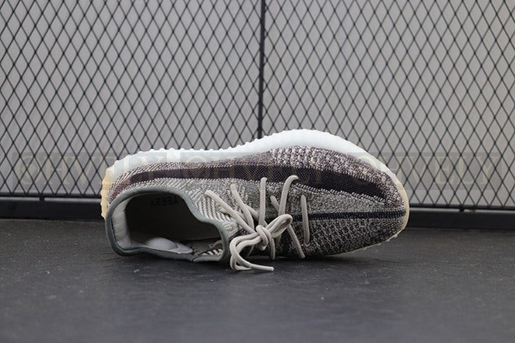 YEEZY 350 V2 시온 상품 썸네일