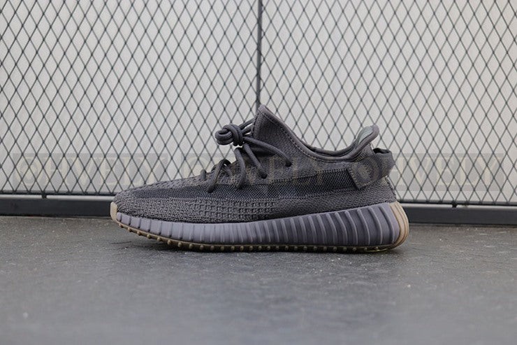 YEEZY 350 V2 신더