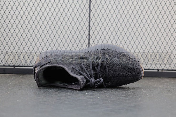 YEEZY 350 V2 신더 리플렉티브 상품 썸네일