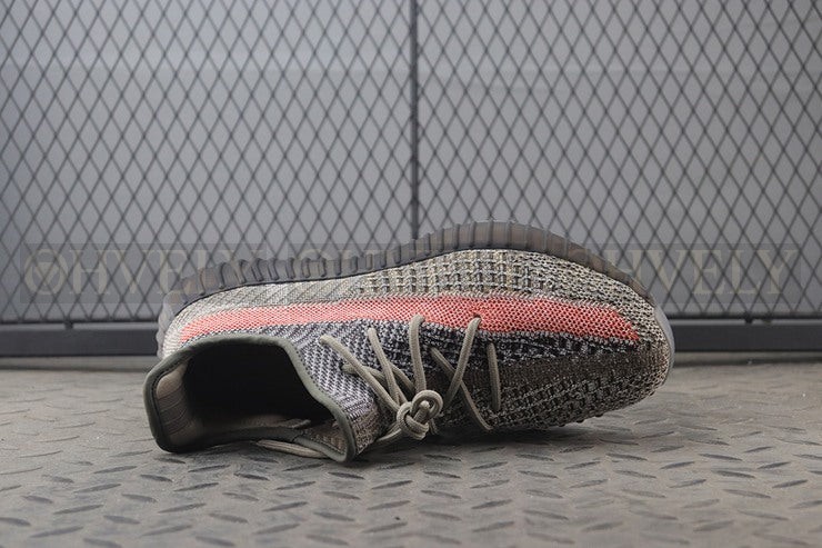 YEEZY 350 V2 애쉬스톤 상품 썸네일