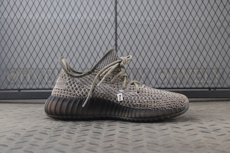 YEEZY 350 V2 애쉬스톤 상품 썸네일