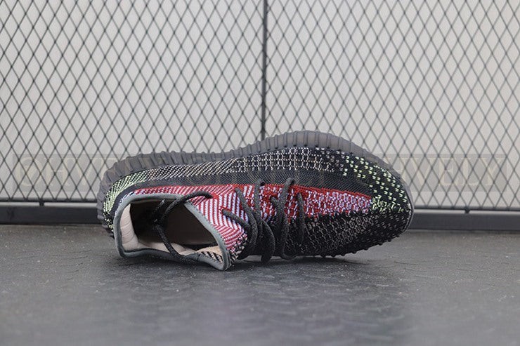 YEEZY 350 V2 예힐 상품 썸네일
