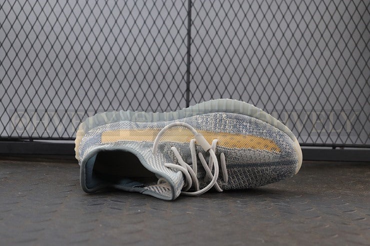 YEEZY 350 V2 이스라필 상품 썸네일