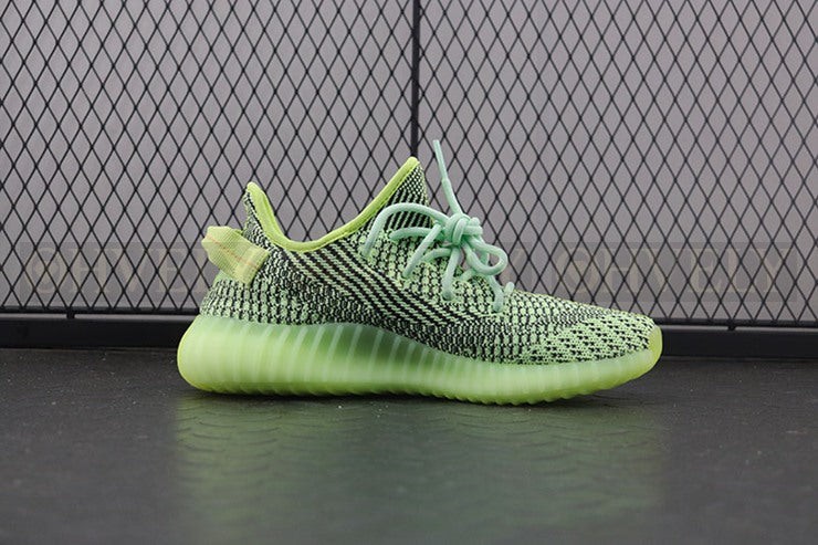 YEEZY 350 V2 이즈릴 상품 썸네일