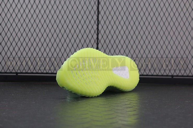 YEEZY 350 V2 이즈릴 상품 썸네일