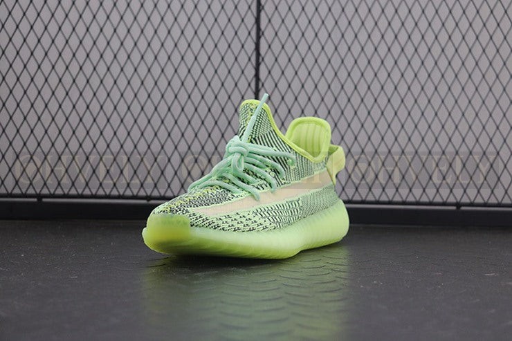 YEEZY 350 V2 이즈릴 리플렉티브 상품 썸네일