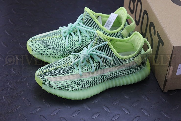 YEEZY 350 V2 이즈릴 리플렉티브 상품 썸네일