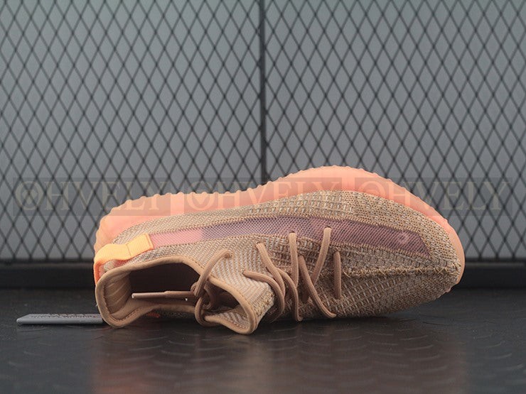 YEEZY 350 V2 클레이 상품 썸네일