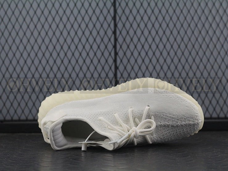 YEEZY 350 V2 트리플 화이트 상품 썸네일