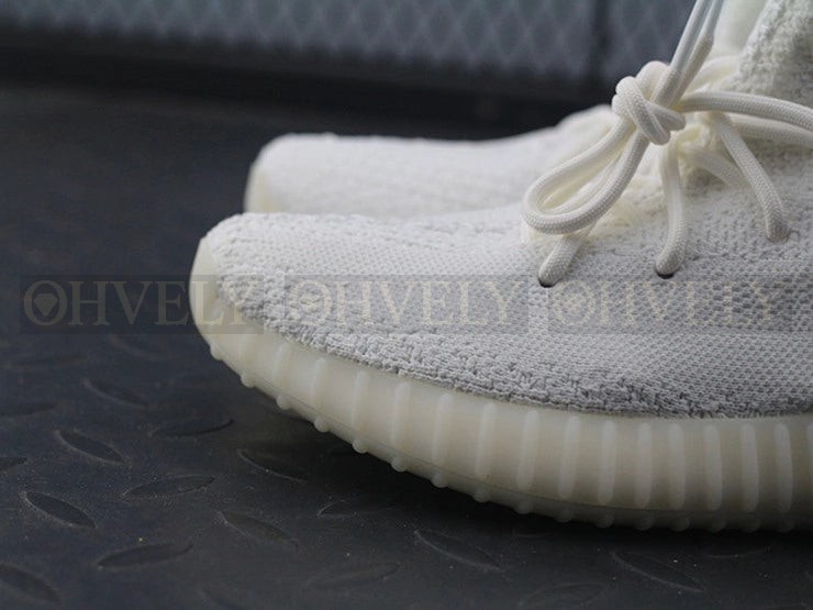 YEEZY 350 V2 트리플 화이트 상품 썸네일