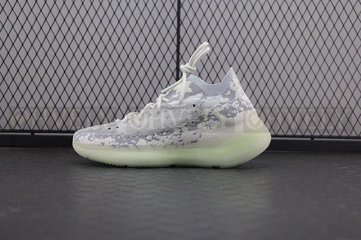 YEEZY 380 에일리언