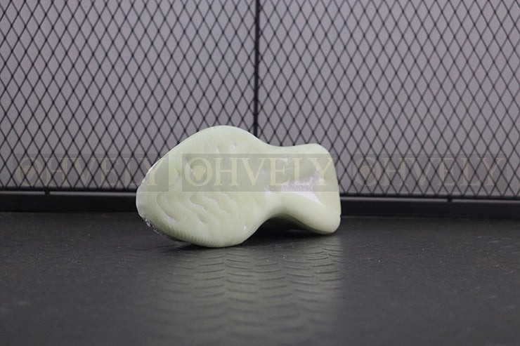 YEEZY 380 에일리언 상품 썸네일