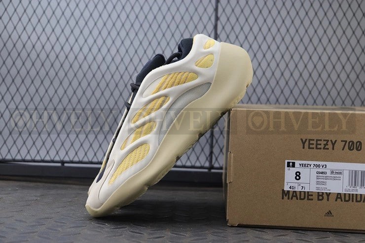 YEEZY 700 V3 새플라워 상품 썸네일