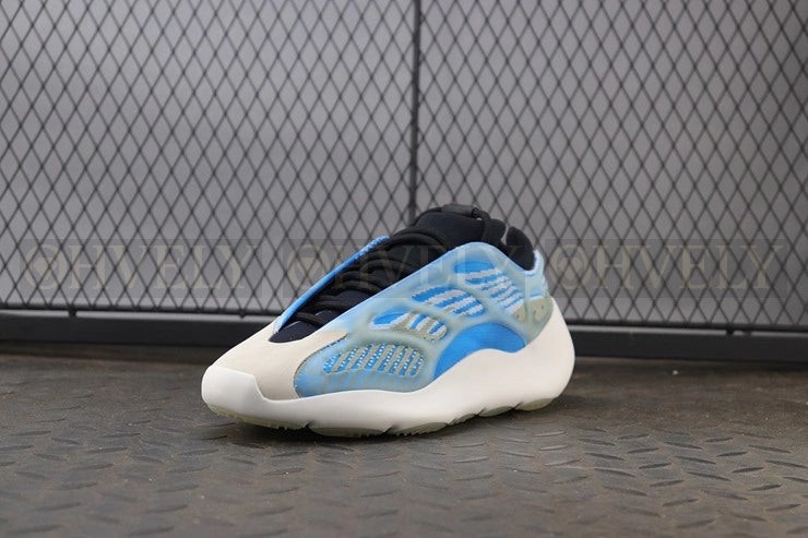 YEEZY 700 V3 아자레스 상품 썸네일