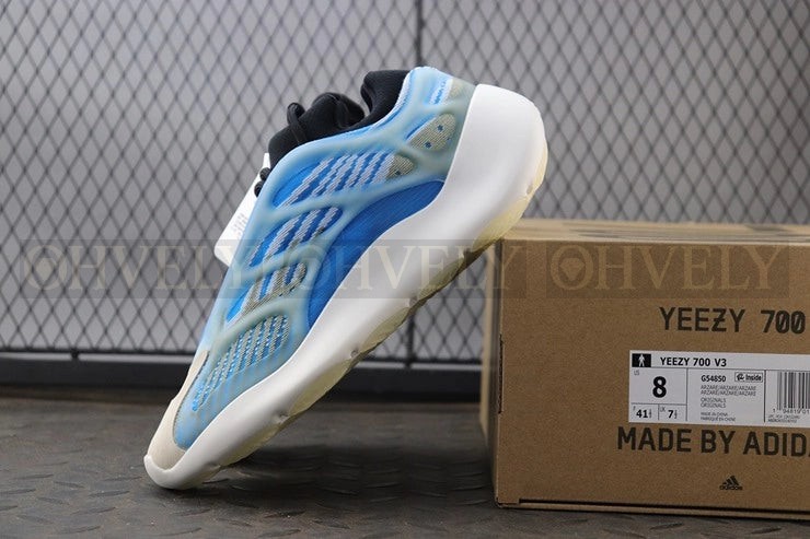 YEEZY 700 V3 아자레스 상품 썸네일
