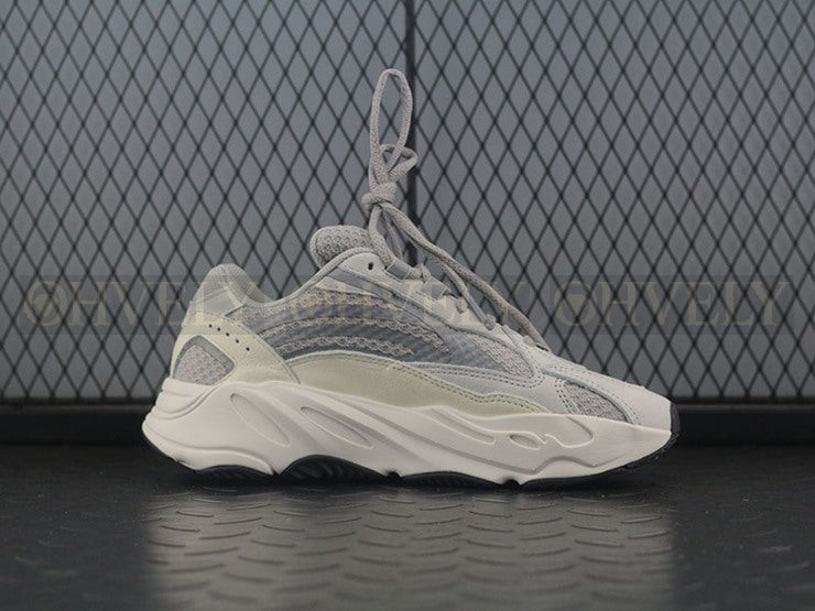 YEEZY 700 스태틱 상품 썸네일
