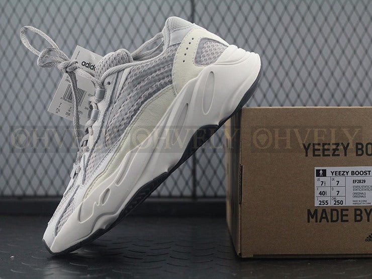 YEEZY 700 스태틱 상품 썸네일
