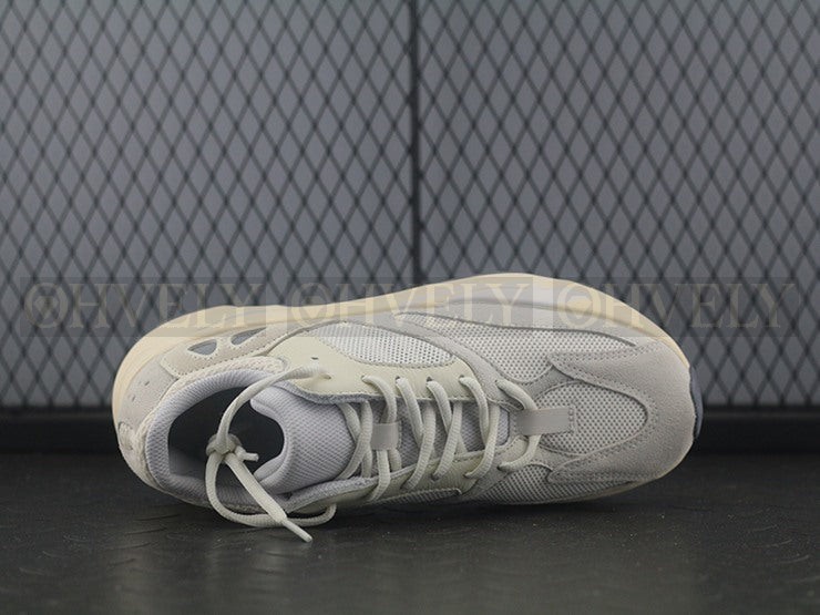 YEEZY 700 아날로그 상품 썸네일
