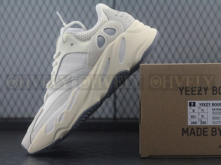 YEEZY 700 아날로그 상품 썸네일