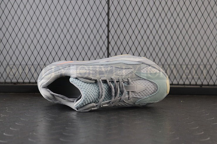 YEEZY 700 이너시아 상품 썸네일
