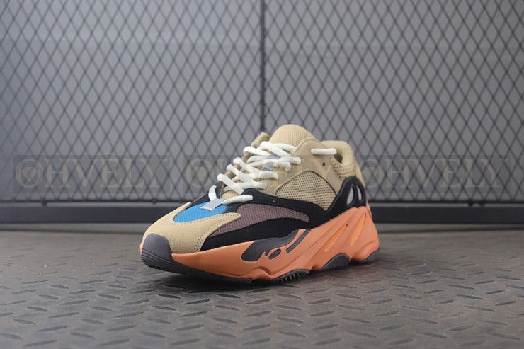 YEEZY 700 인플레임 앰버 상품 썸네일