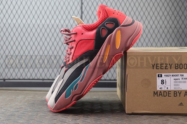 YEEZY 700 하이레스 레드 상품 썸네일